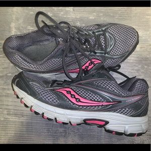 Saucony Cohesion Running Shoes grey and pink